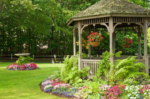 Backyard Landscaping Service in Richland